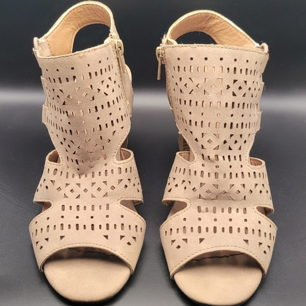 Maurices Jean Lazer Cut Heel Tan Sandals Size 6 Womens Style #66848 - Picture 3 of 9